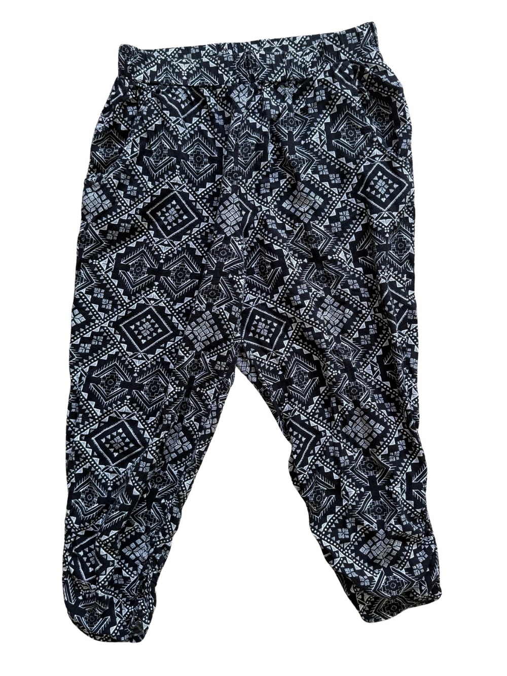 Mossimo Supply Co. Black and White Geometric Capris